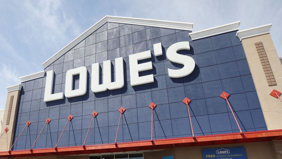 Lowes To Give Workers July Bonus