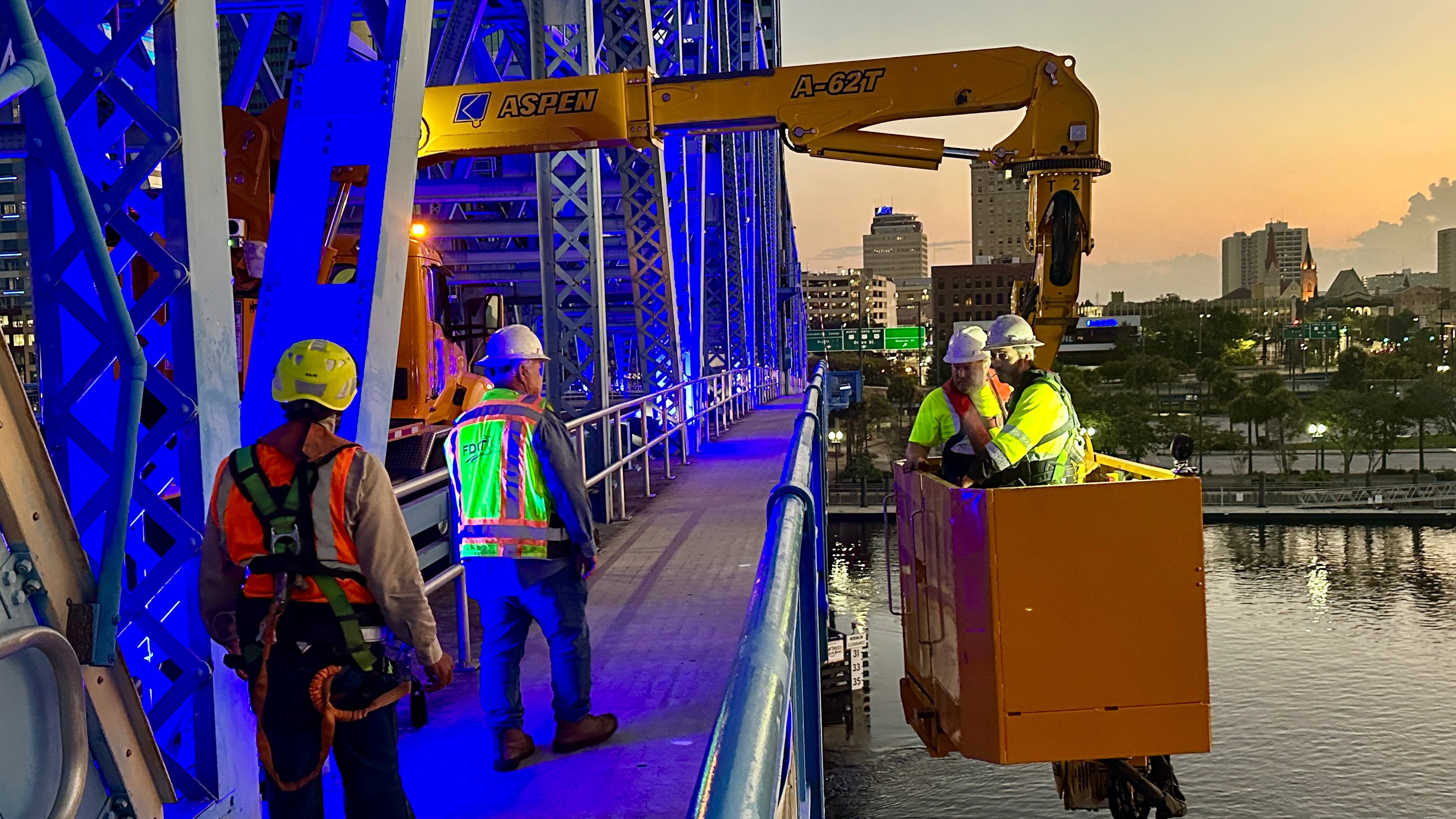 UPDATE: Main Street Bridge reopens after boat crash – Action News Jax
